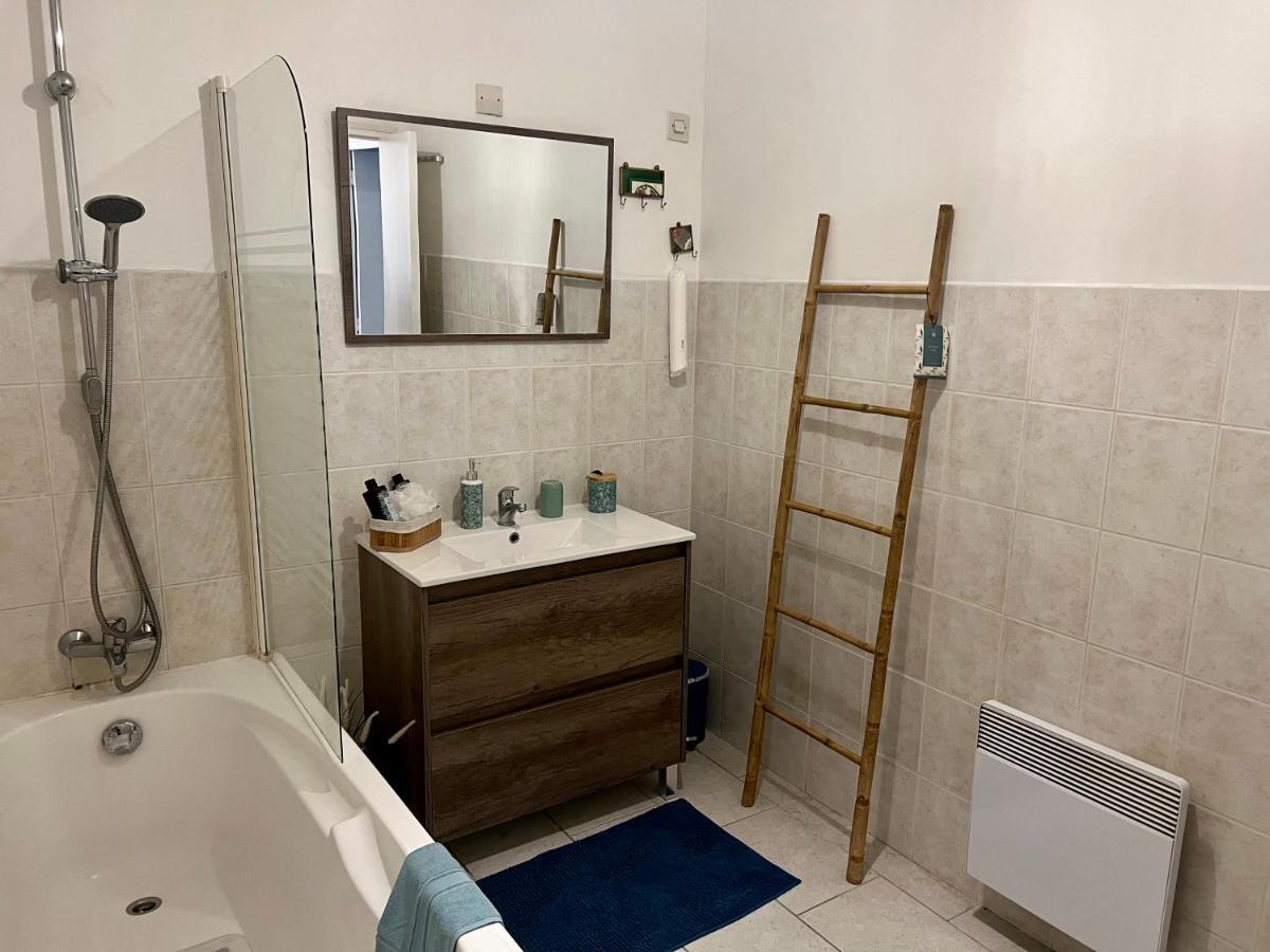 Appartement Au Calme - Proche Centre Ville Chalons en Champagne Luaran gambar